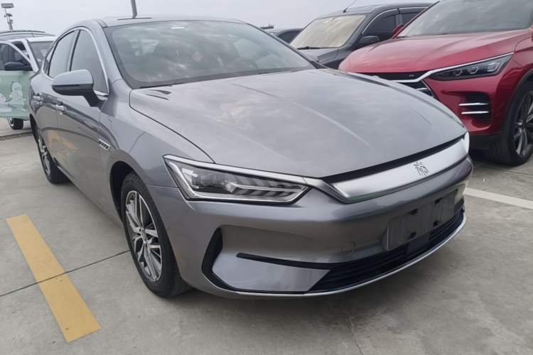 Used BYD Qin PLUS 2021 EV 500KM Luxury Model Front Right 45 Deg