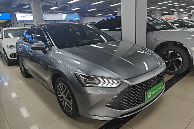 Used BYD Qin PLUS 2021 DM-i 120KM Flagship Model Front Right 45 Deg