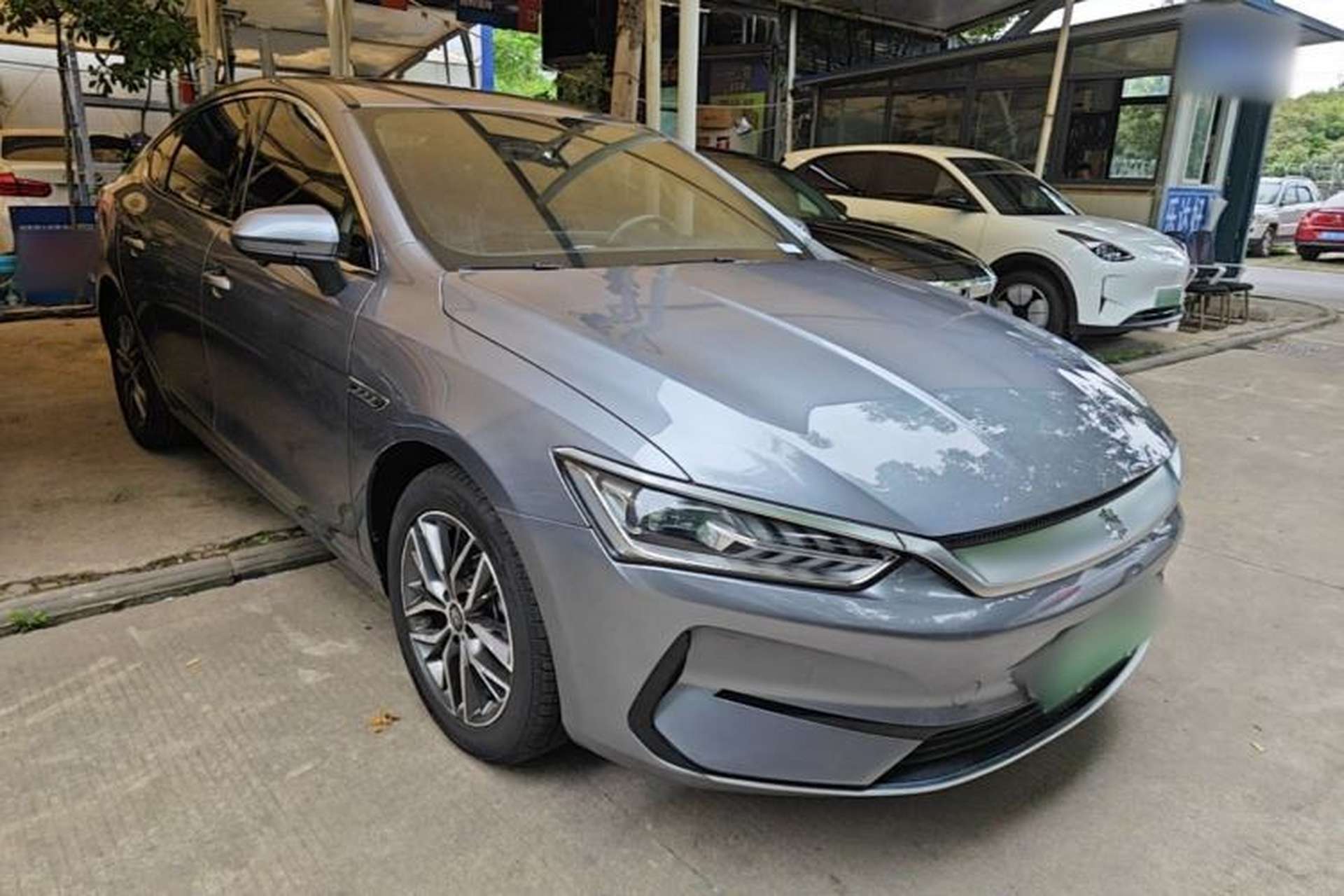Used BYD Qin PLUS 2021 EV 500KM Luxury Model Front Right 45 Deg