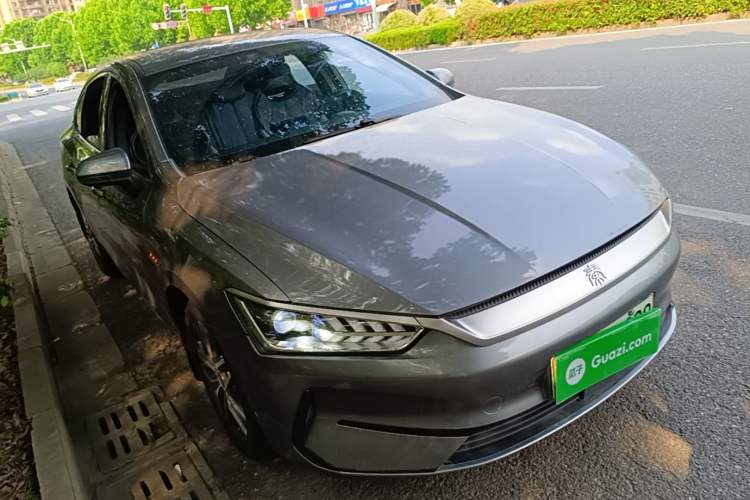 Used BYD Qin PLUS 2021 EV 500KM Luxury Model Front Right 45 Deg
