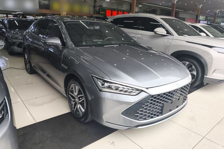 Used BYD Qin PLUS 2021 DM-i 55KM Flagship Model Front Right 45 Deg