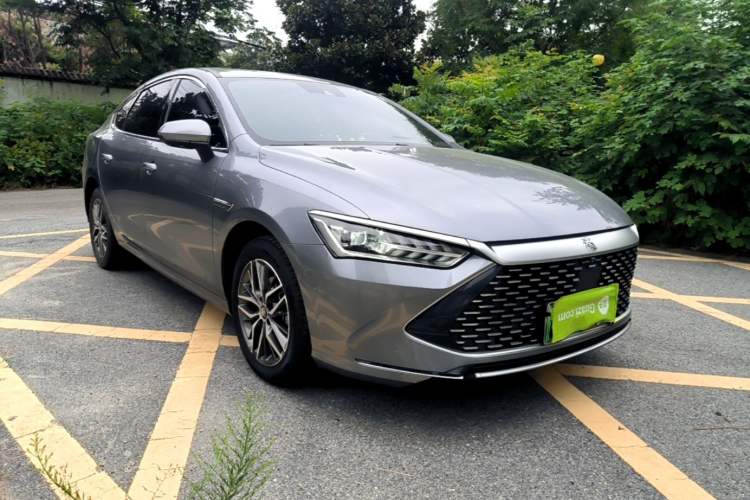 Used BYD Qin PLUS 2021 DM-i 120KM Flagship Model Front Right 45 Deg