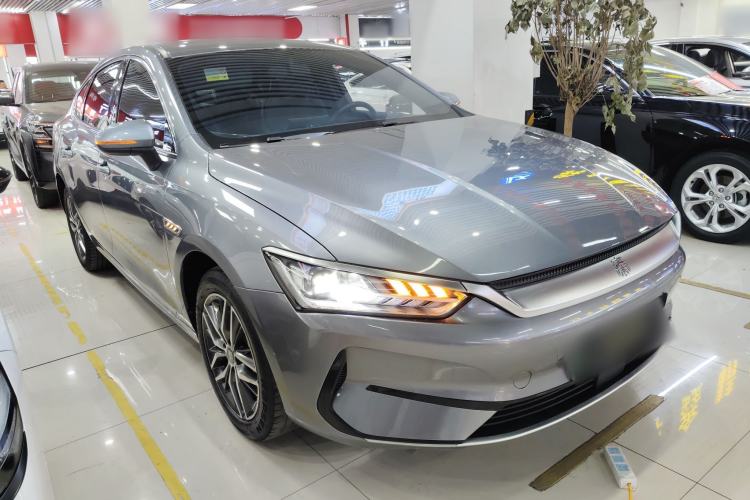 Used BYD Qin PLUS 2021 EV 400KM Luxury Model Front Right 45 Deg