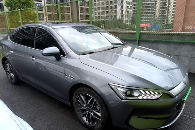 Used BYD Qin PLUS 2021 EV 500KM Luxury Model Front Right 45 Deg