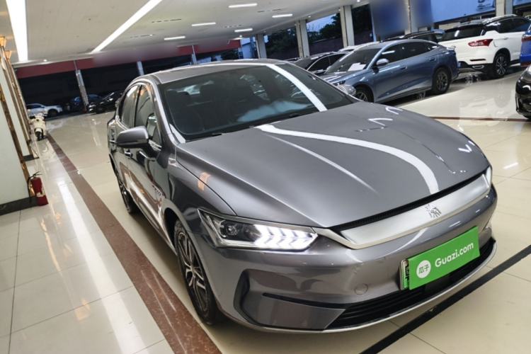 Used BYD Qin PLUS 2021 EV 400KM Luxury Model Front Right 45 Deg