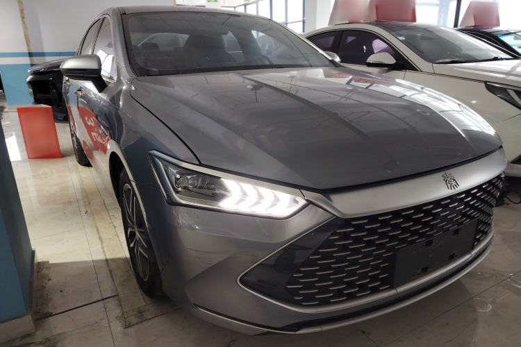 Used BYD Qin PLUS 2021 DM-i 55KM Flagship Model Front Right 45 Deg
