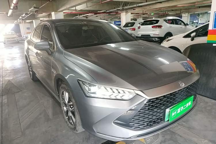 Used BYD Qin PLUS 2021 DM-i 120KM Prestige Model Front Right 45 Deg