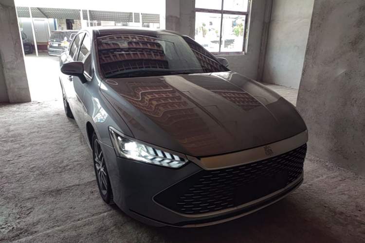 Used BYD Qin PLUS 2021 DM-i 55KM Flagship Model Front Right 45 Deg