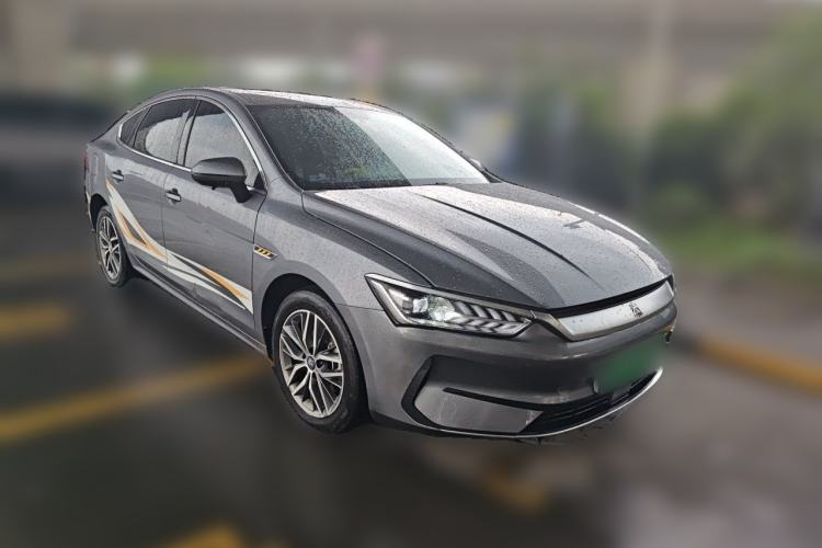 Used BYD Qin PLUS 2021 EV 400KM Luxury Model Front Right 45 Deg