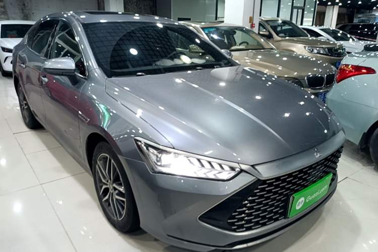 Used BYD Qin PLUS 2021 DM-i 55KM Flagship Model Front Right 45 Deg