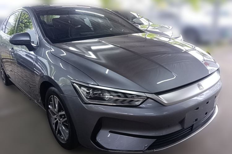 Used BYD Qin PLUS 2021 EV 500KM Luxury Model Front Right 45 Deg