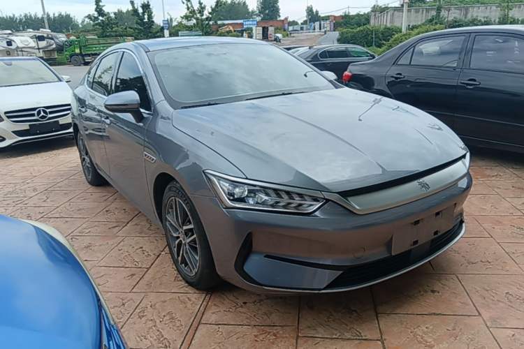 Used BYD Qin PLUS 2021 EV 500KM Luxury Model Front Right 45 Deg