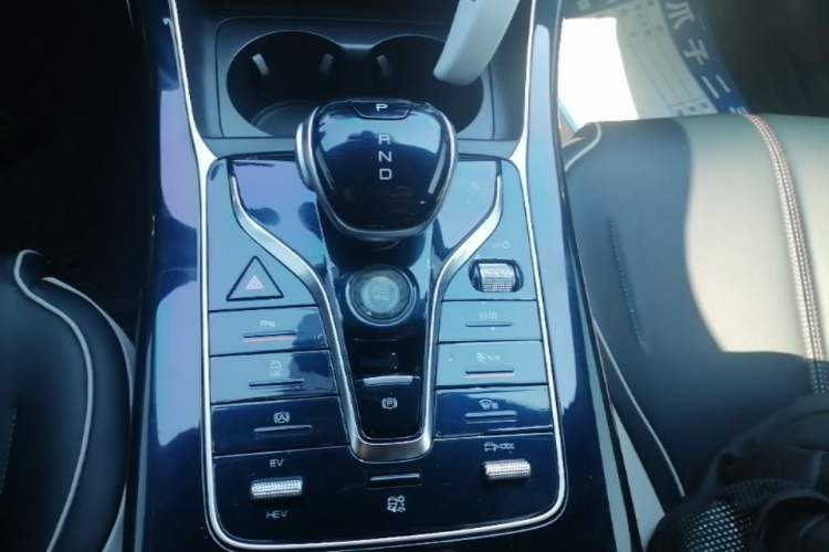 Used BYD Qin PLUS 2021 DM-i 55KM Flagship Model Gear Lever