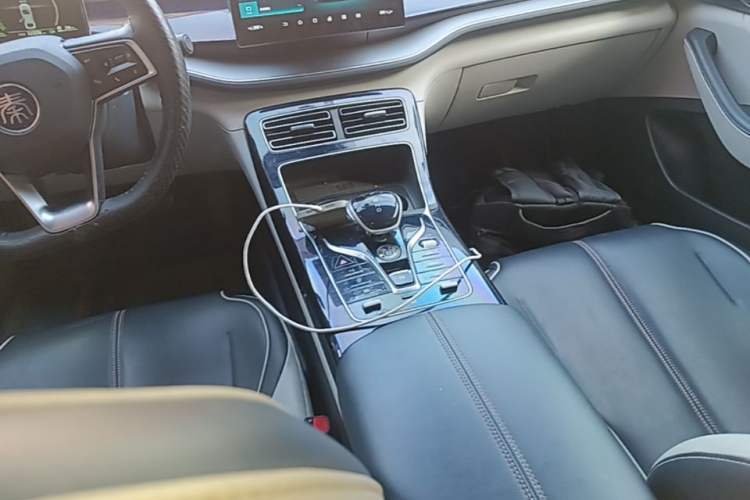 Used BYD Qin PLUS 2021 DM-i 55KM Flagship Model Gear Lever