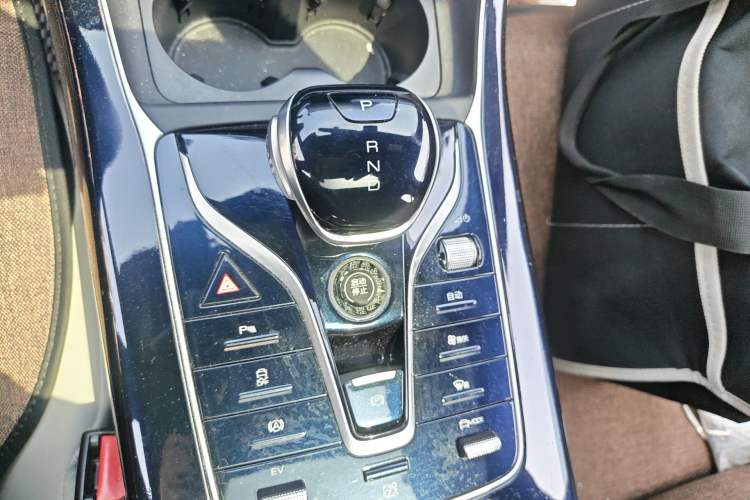 Used BYD Qin PLUS 2021 DM-i 55KM Flagship Model Gear Lever