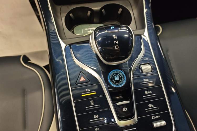 Used BYD Qin PLUS 2021 DM-i 55KM Flagship Model Gear Lever