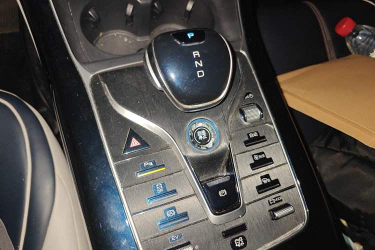 Used BYD Qin PLUS 2021 DM-i 120KM Prestige Model Gear Lever