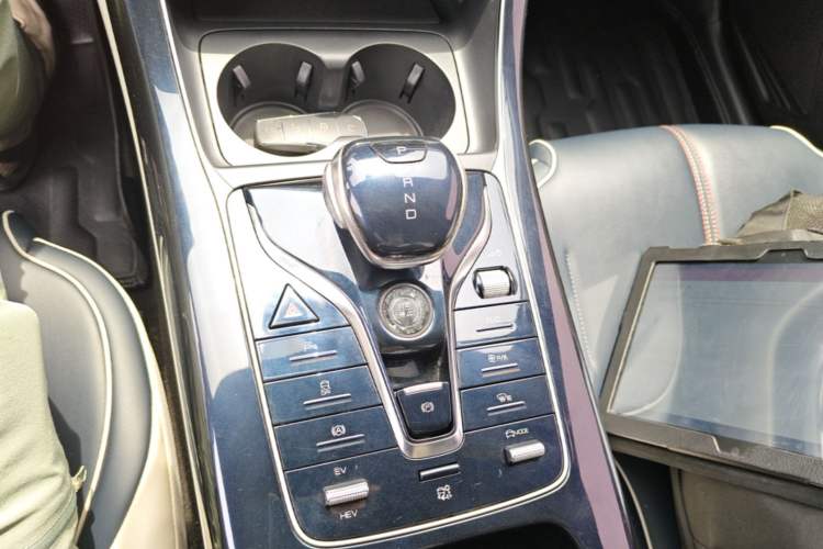 Used BYD Qin PLUS 2021 DM-i 120KM Prestige Model Gear Lever
