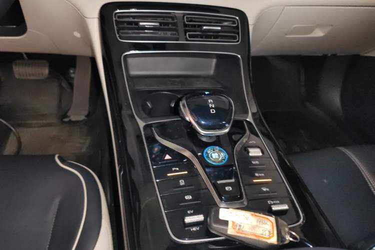 Used BYD Qin PLUS 2021 DM-i 55KM Flagship Model Gear Lever