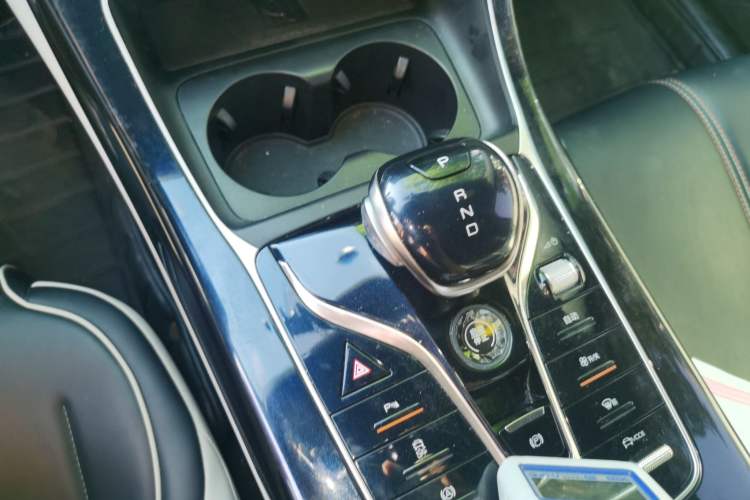 Used BYD Qin PLUS 2021 DM-i 55KM Flagship Model Gear Lever