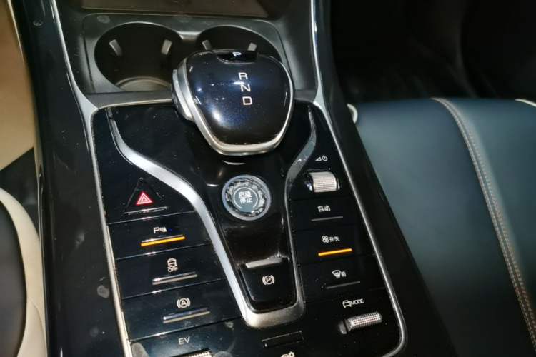 Used BYD Qin PLUS 2021 DM-i 55KM Flagship Model Gear Lever