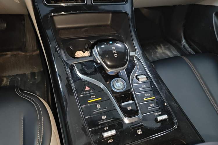 Used BYD Qin PLUS 2021 DM-i 55KM Prestige Model Gear Lever
