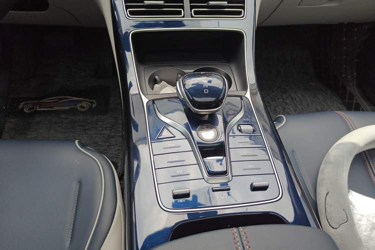 Used BYD Qin PLUS 2021 DM-i 55KM Flagship Model Gear Lever