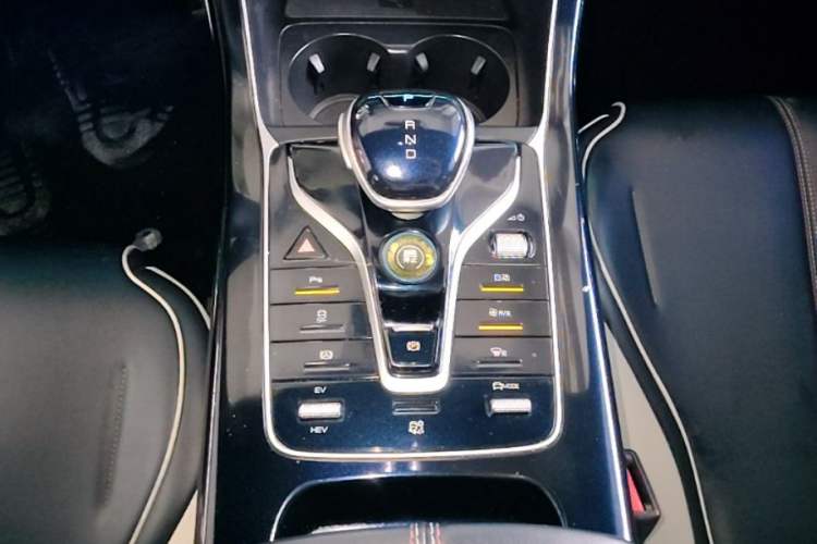 Used BYD Qin PLUS 2021 DM-i 55KM Flagship Model Gear Lever