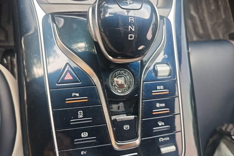 Used BYD Qin PLUS 2021 DM-i 55KM Flagship Model Gear Lever