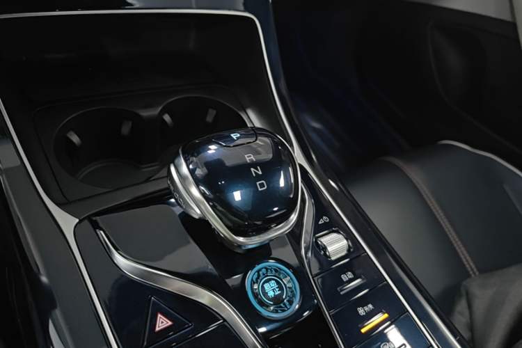 Used BYD Qin PLUS 2021 DM-i 120KM Flagship Model Gear Lever