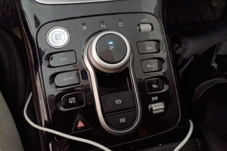 Used BYD Qin PLUS 2021 EV 400KM Leading Comfort Edition Gear Lever