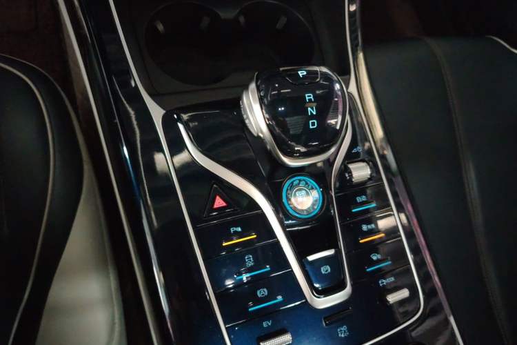 Used BYD Qin PLUS 2021 DM-i 55KM Flagship Model Gear Lever