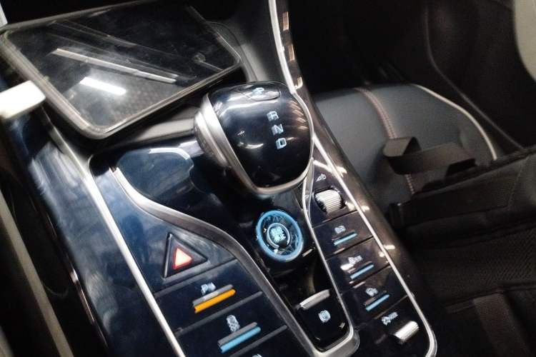Used BYD Qin PLUS 2021 DM-i 55KM Prestige Model Gear Lever