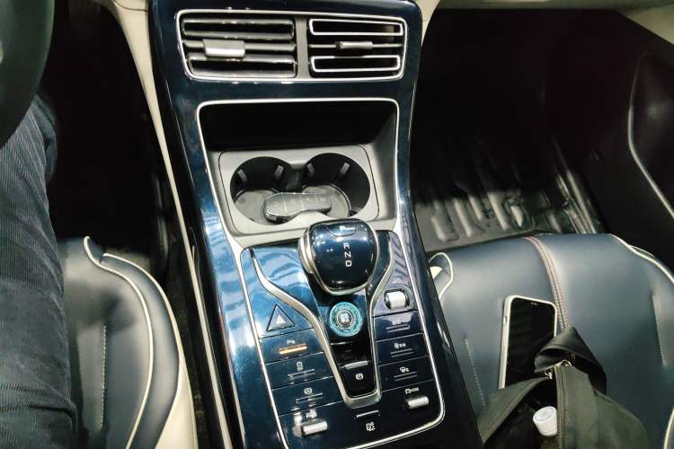 Used BYD Qin PLUS 2021 EV 400KM Luxury Model Gear Lever
