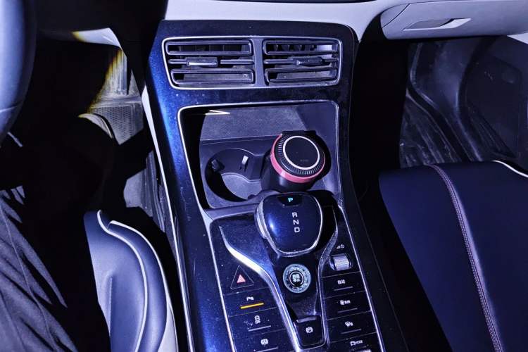 Used BYD Qin PLUS 2021 DM-i 120KM Prestige Model Gear Lever