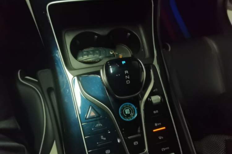 Used BYD Qin PLUS 2021 EV 600KM Flagship Model Gear Lever
