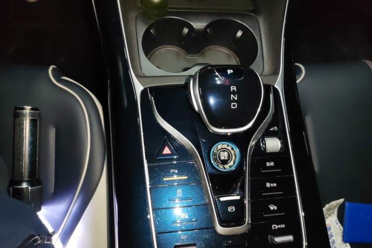 Used BYD Qin PLUS 2021 DM-i 55KM Flagship Model Gear Lever