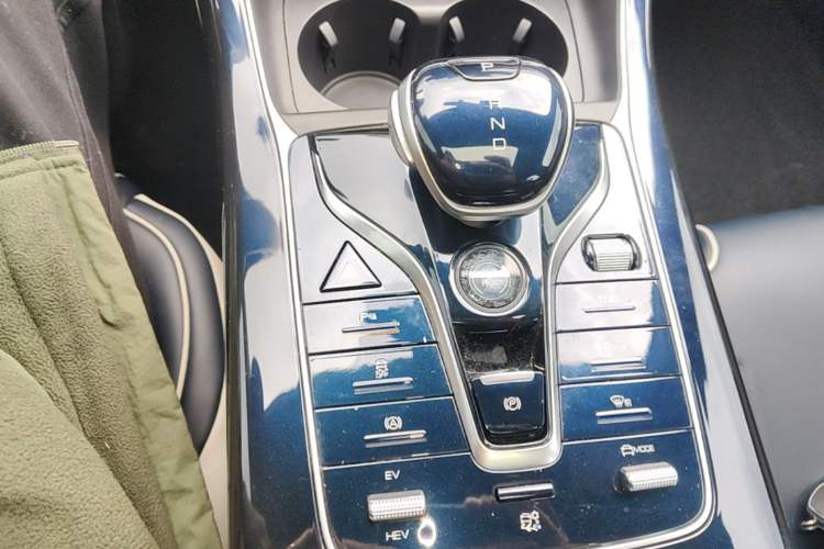 Used BYD Qin PLUS 2021 DM-i 55KM Flagship Model Gear Lever
