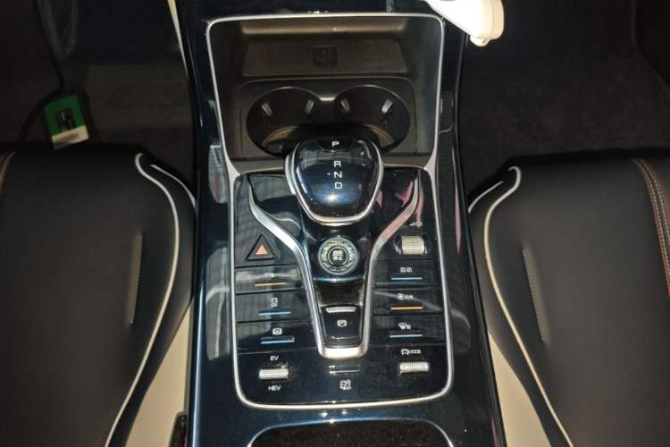 Used BYD Qin PLUS 2021 DM-i 55KM Flagship Model Gear Lever