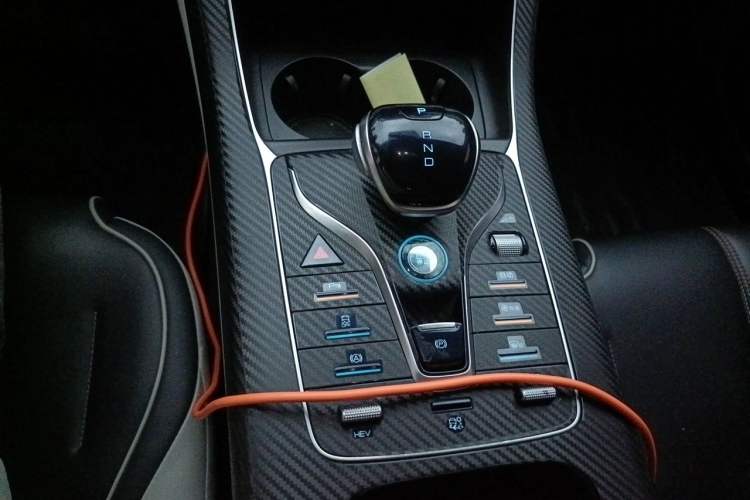 Used BYD Qin PLUS 2021 DM-i 55KM Flagship Model Gear Lever