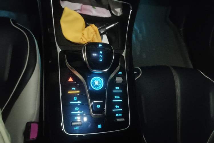 Used BYD Qin PLUS 2021 DM-i 55KM Flagship Model Gear Lever
