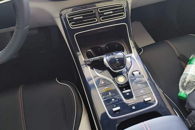 Used BYD Qin PLUS 2021 DM-i 55KM Flagship Model Gear Lever