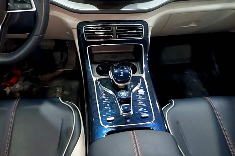 Used BYD Qin PLUS 2021 DM-i 55KM Flagship Model Gear Lever