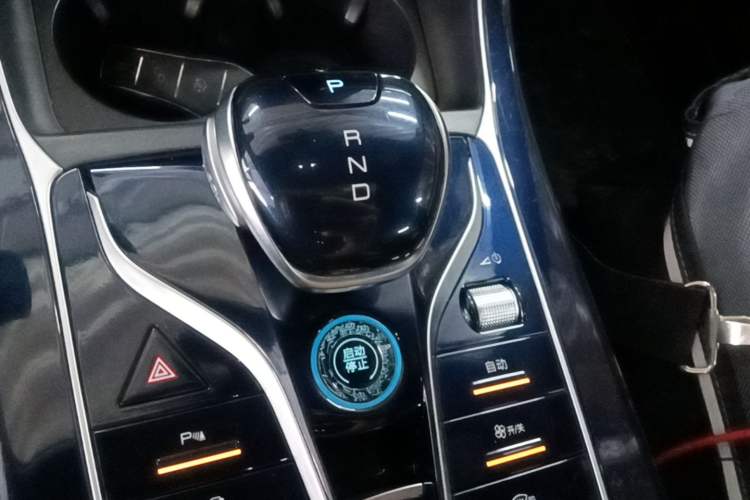 Used BYD Qin PLUS 2021 EV 500KM Luxury Model Gear Lever