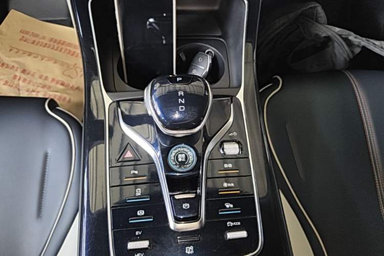 Used BYD Qin PLUS 2021 DM-i 55KM Flagship Model Gear Lever