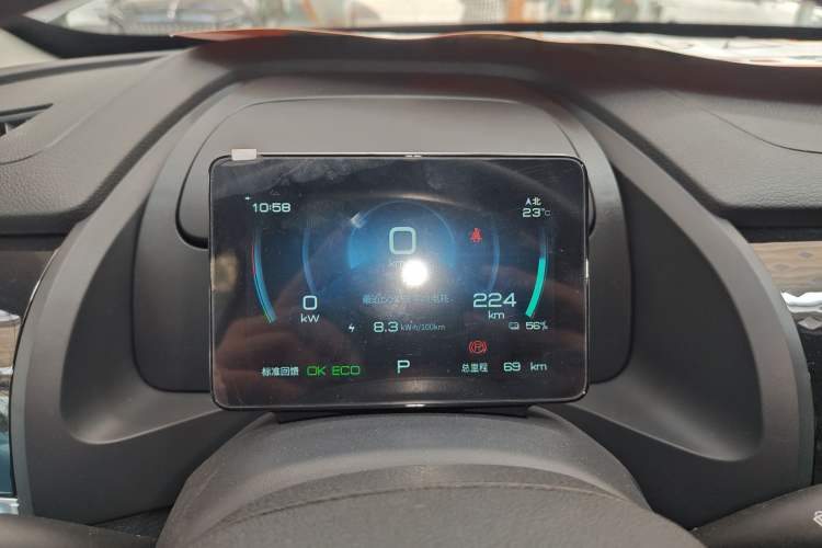 Used BYD Qin PLUS 2021 EV 400KM Leading Comfort Edition Instrument Cluster