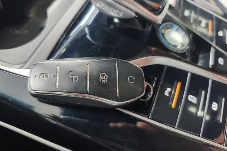 Used BYD Qin PLUS 2021 DM-i 55KM Flagship Model Interior 1