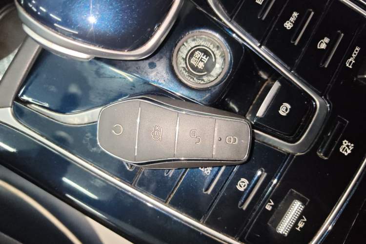 Used BYD Qin PLUS 2021 DM-i 55KM Flagship Model Interior 1