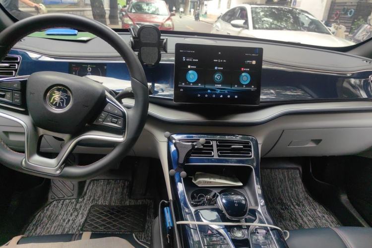 Used BYD Qin PLUS 2021 EV 500KM Luxury Model Interior 2