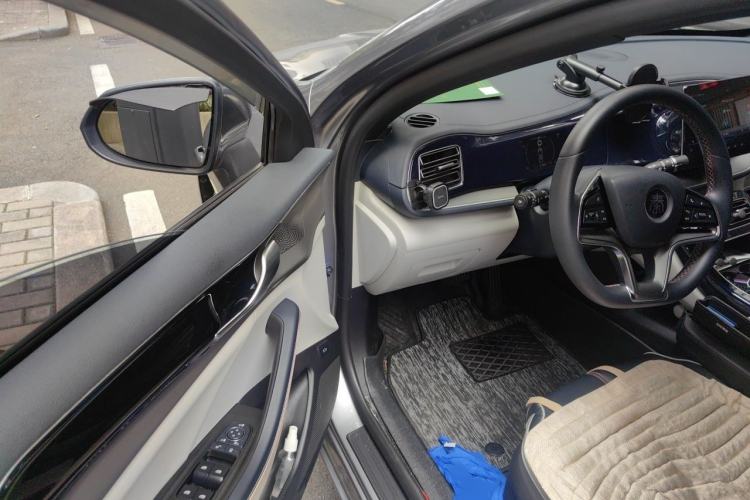 Used BYD Qin PLUS 2021 EV 500KM Luxury Model Interior 3